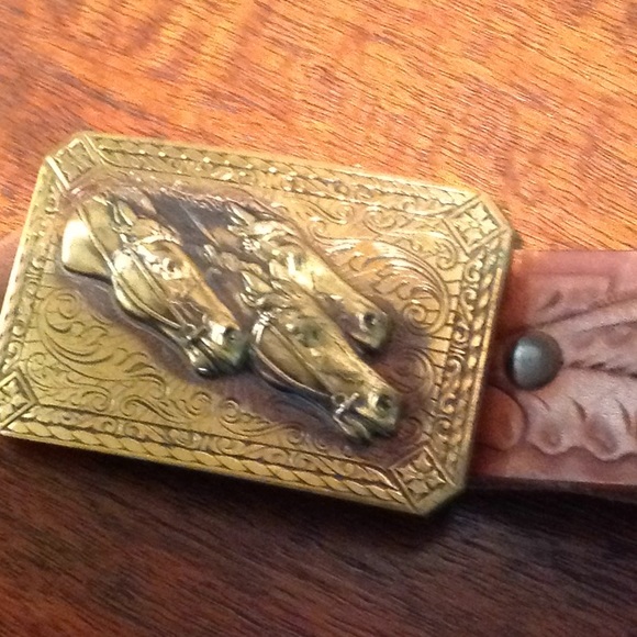 Off to the races leather belt - Picture 5 of 7